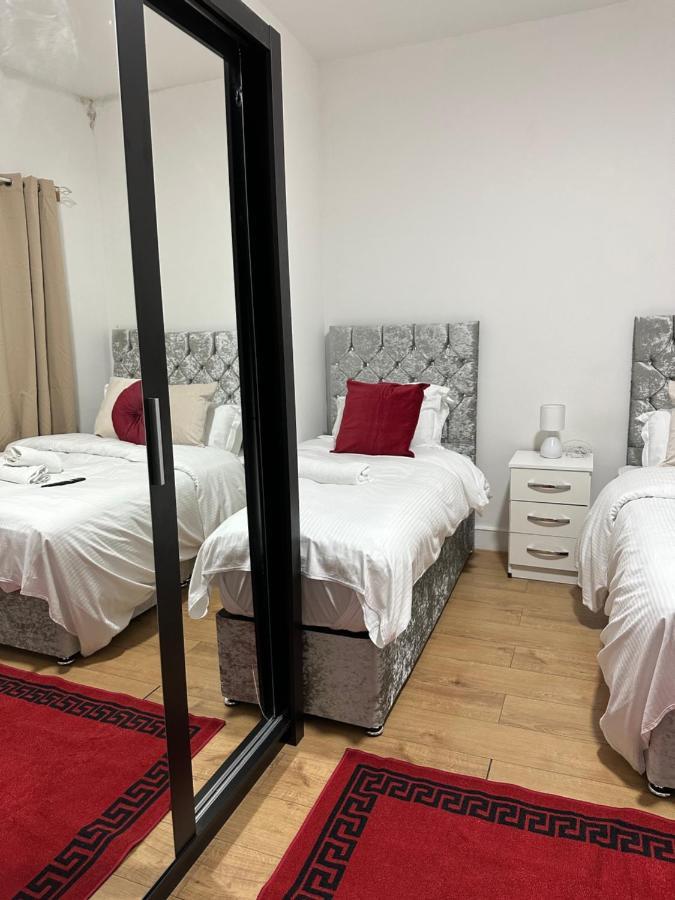 City Lodge Shadwell London Eksteriør billede