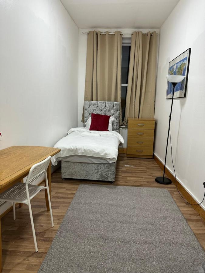 City Lodge Shadwell London Eksteriør billede