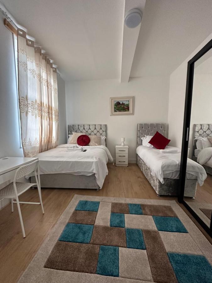 City Lodge Shadwell London Eksteriør billede
